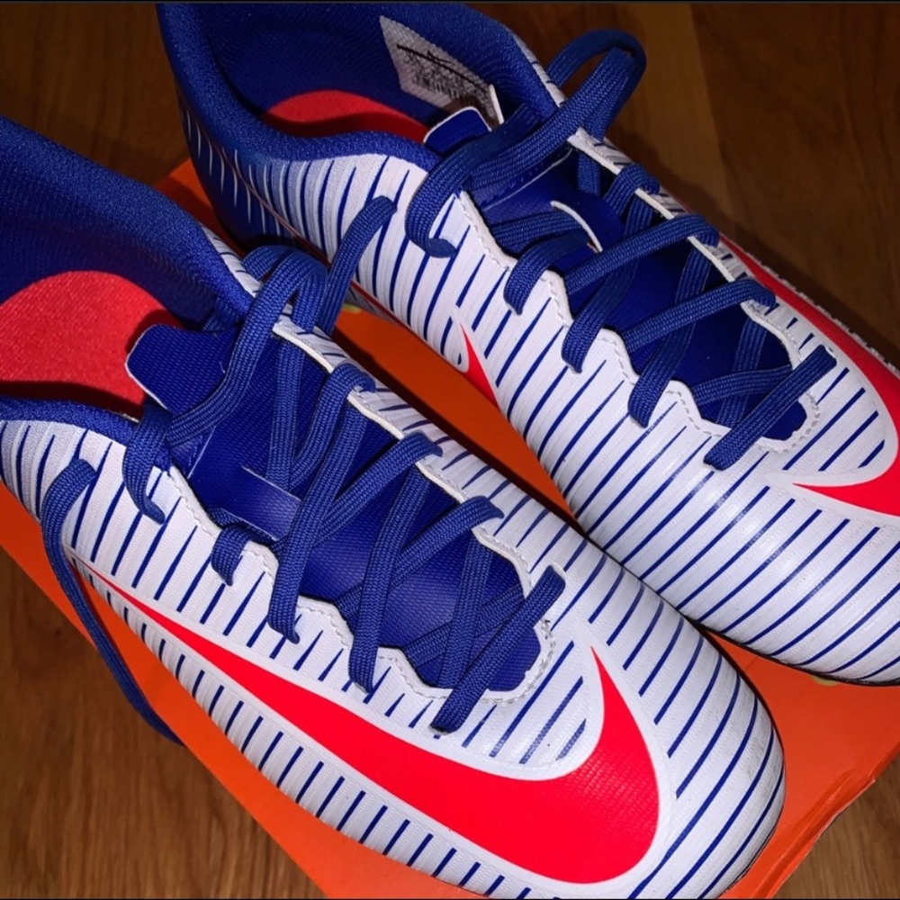 Nike Cleats - Mercurial Vortex III FG